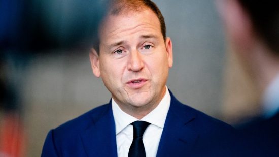 Πολιτική κρίση και στην Ολλανδία: Παραιτήθηκε ο αρχηγός του Εργατικού Κόμματος