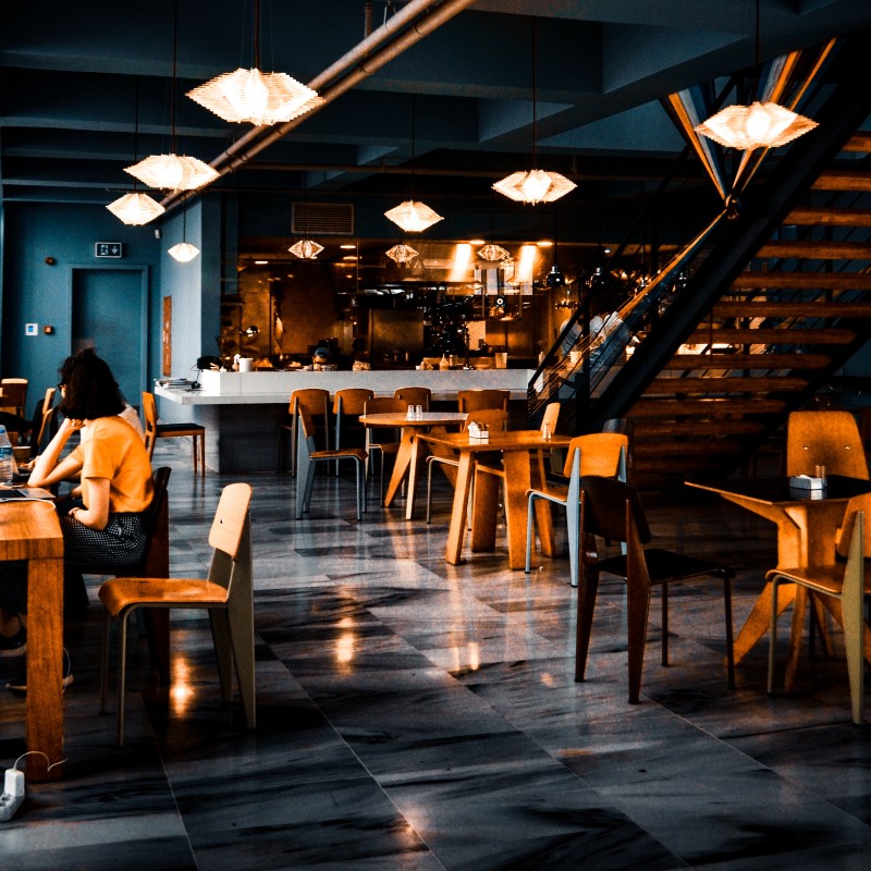 «E, δεν είναι και τόσο καλό»: Το αφοπλιστικά ειλικρινές μενού εστιατορίου στο Μόντρεαλ που έγινε viral