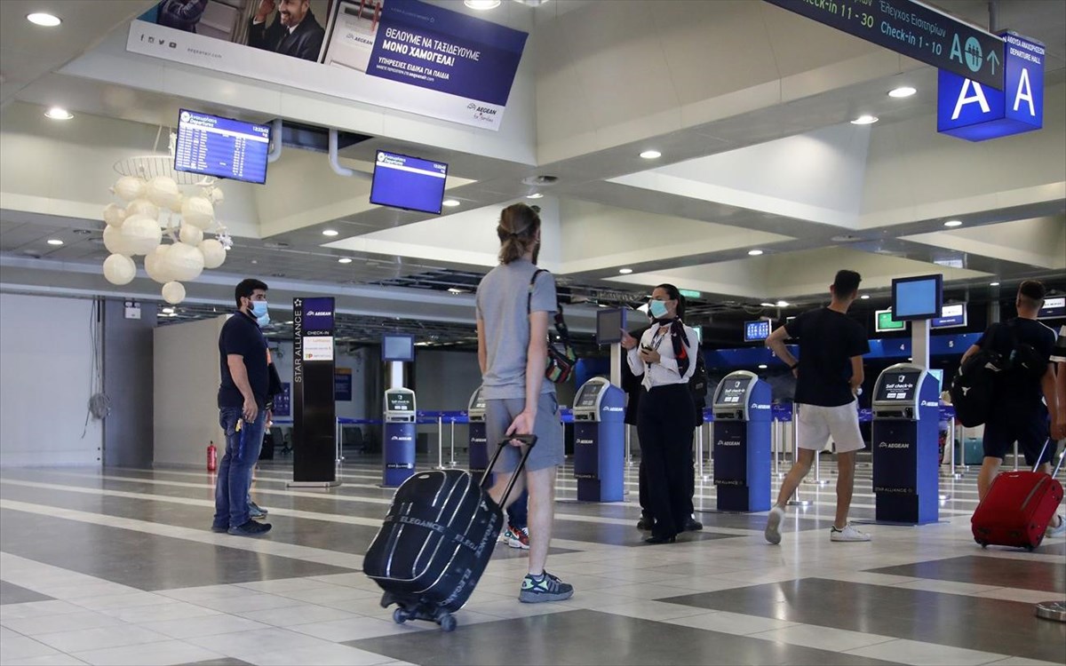 Τουρισμός: Ανοδικά η επιβατική κίνηση το πρώτο επτάμηνο - Στα 12 εκατ. οι επιβάτες στα αεροδρόμια