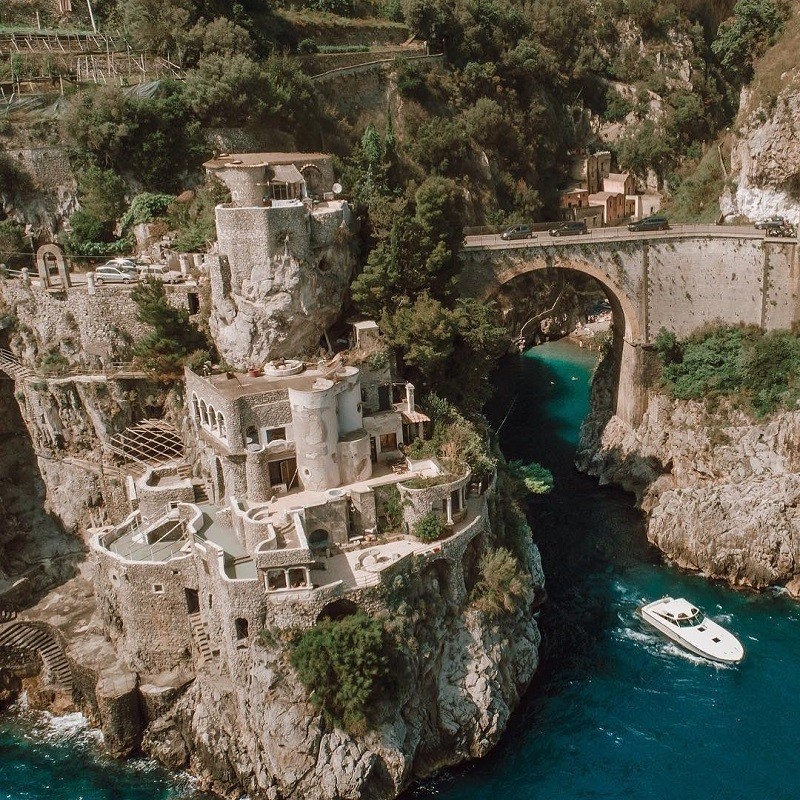 Απόδραση στο Amalfi Coast: Παραμυθένιο τοπίο με «άρωμα» ιταλικής ριβιέρας