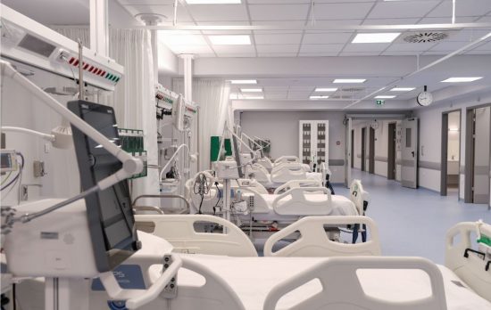Διαψεύδει τον Καπραβέλο ο διοικητής της 3ης ΥΠ Μακεδονίας: Το ποσοστό κάλυψης των ΜΕΘ είναι στο 67%