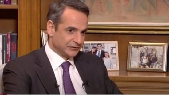 Κυριάκος Μητσοτάκης: Ανησυχούμε για την Αττική, βλέπουμε το τέλος του τούνελ – Τι είπε για το γεύμα στην Ικαρία