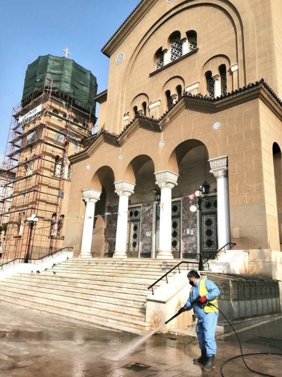 Μεγάλη επιχείρηση απολύμανσης και καθαριότητας στον Άγιο Παντελεήμονα