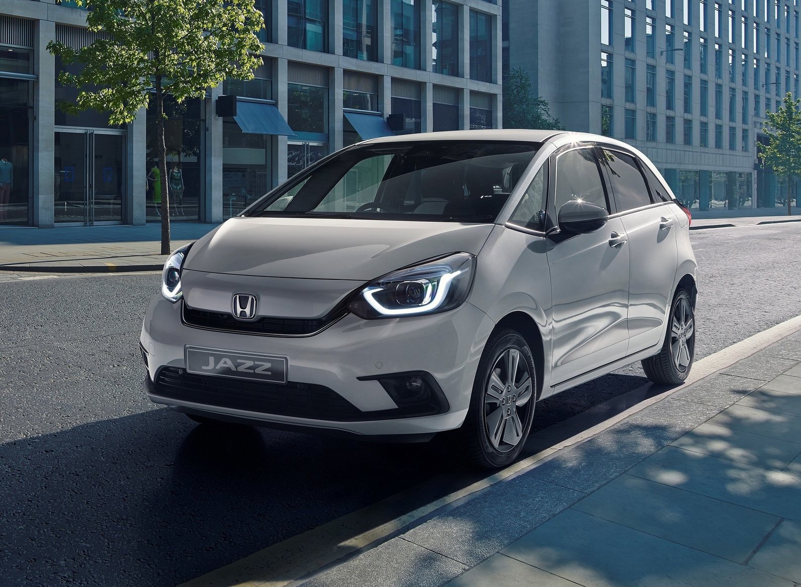 Δοκιμάζουμε το νέο υβριδικό Honda Jazz!