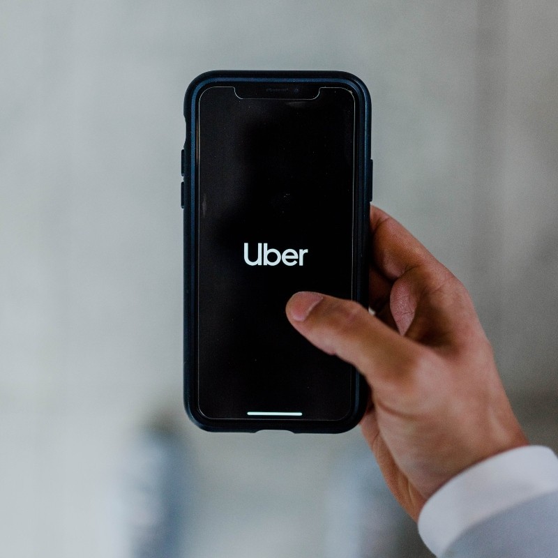 Η Uber γυρίζει σελίδα για τα δικαιώματα των εργαζομένων-Τι αλλάζει στην πολιτική της