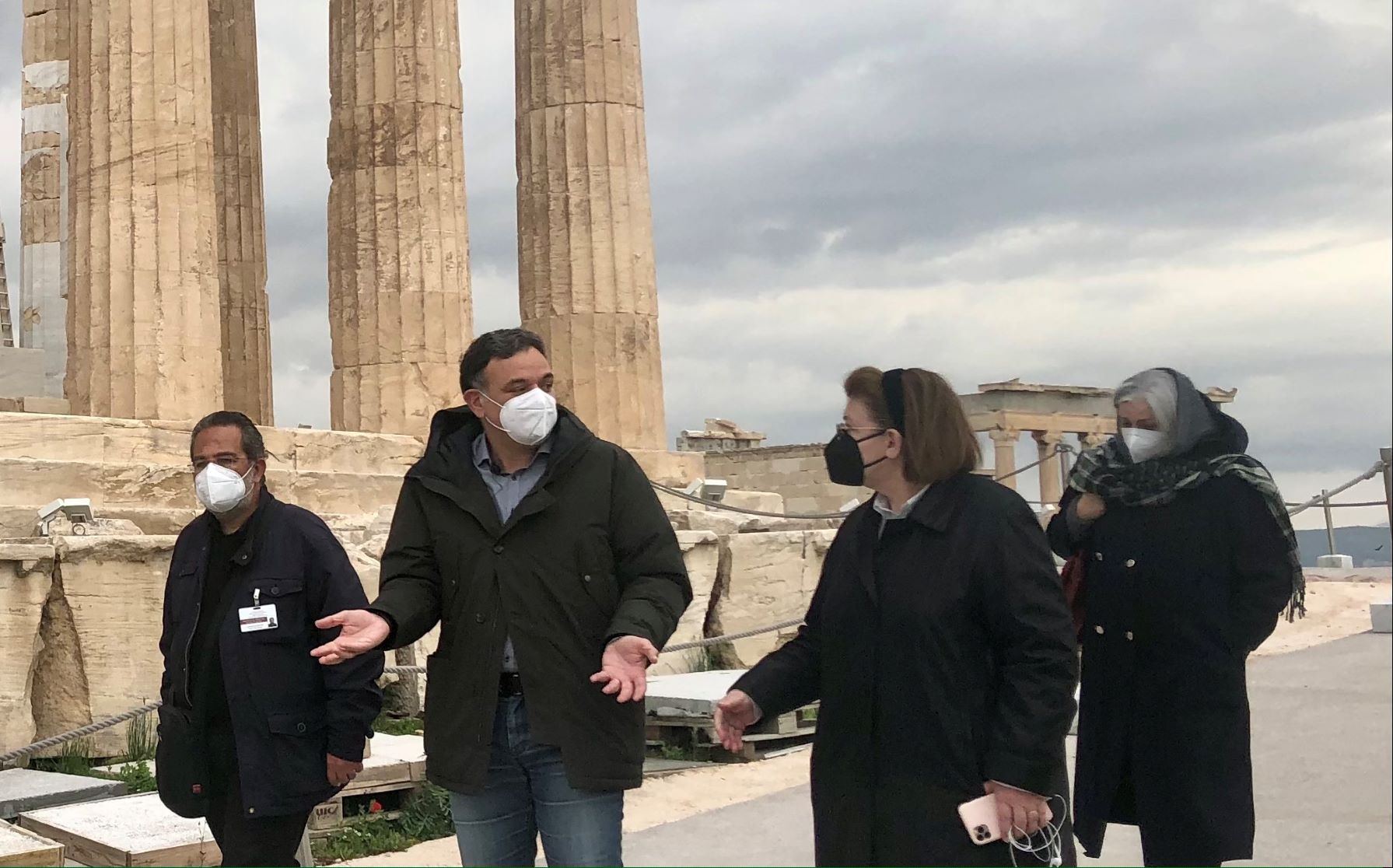 Ανοίγουν την Δευτέρα οι αρχαιολογικοί χώροι – Αυτοψία Μενδώνη στην Ακρόπολη
