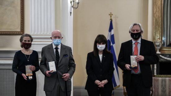 Παρασημοφόρηση τριών Αμερικανών αρχαιολόγων από την Πρόεδρο της Δημοκρατίας