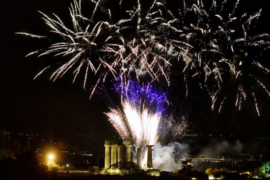 Βεγγαλικά και κροτίδες – Φονικά όπλα, ειδικά στα χέρια παιδιών