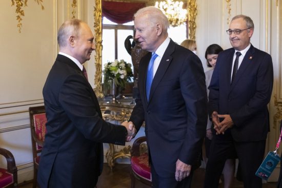 Μπάιντεν – Πούτιν: Κοινή διακήρυξη για τον έλεγχο των πυρηνικών
