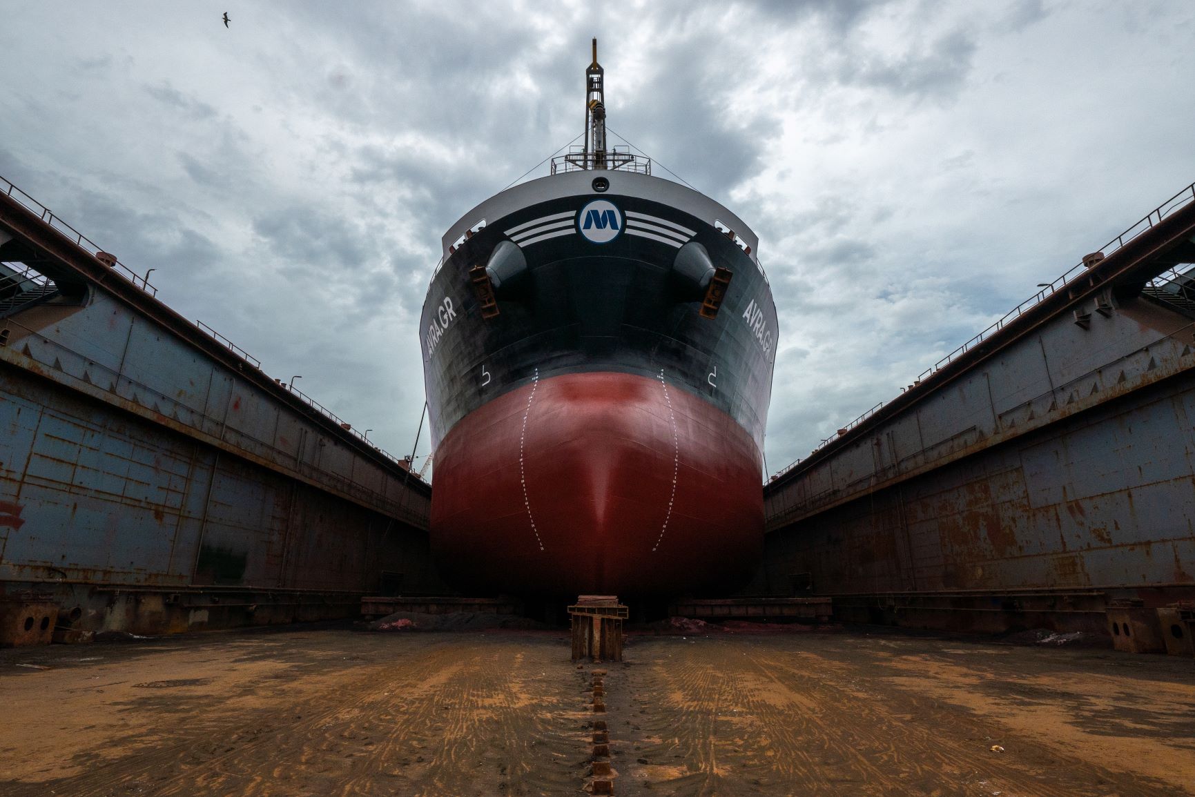 M/MARITIME: Ολοκλήρωσε τον δεξαμενισμό του πλοίου Avra.gr, στηρίζοντας το ναυπηγείο Νεώριο της ONEX (video)