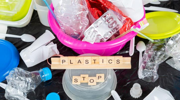 Ποια πλαστικά προϊόντα μιας χρήσης καταργούνται από σήμερα