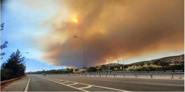 Φωτιά στην Κύπρο: Ραγδαία εξάπλωση στην Λεμεσό - Εκκενώνονται χωριά