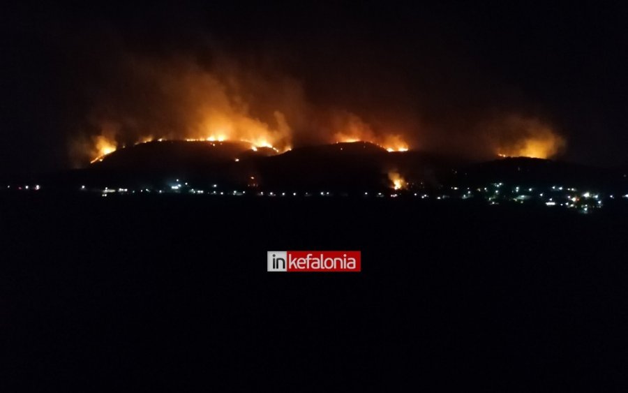 Εφιαλτική νύχτα στην Κεφαλονιά: Εκκενώθηκαν τρεις οικισμοί