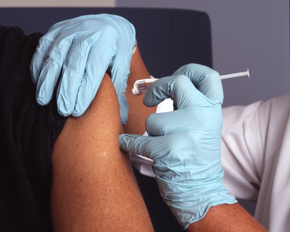Κορονοϊός: Τρεις απλές αλήθειες για τους εμβολιασμένους και τους ανεμβολίαστους