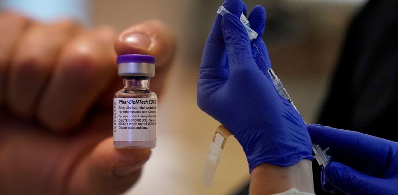 Έρευνα: Αποτελεσματικές κατά της COVID-19 οι δύο δόσεις των εμβολίων της Pfizer ή AstraZeneca