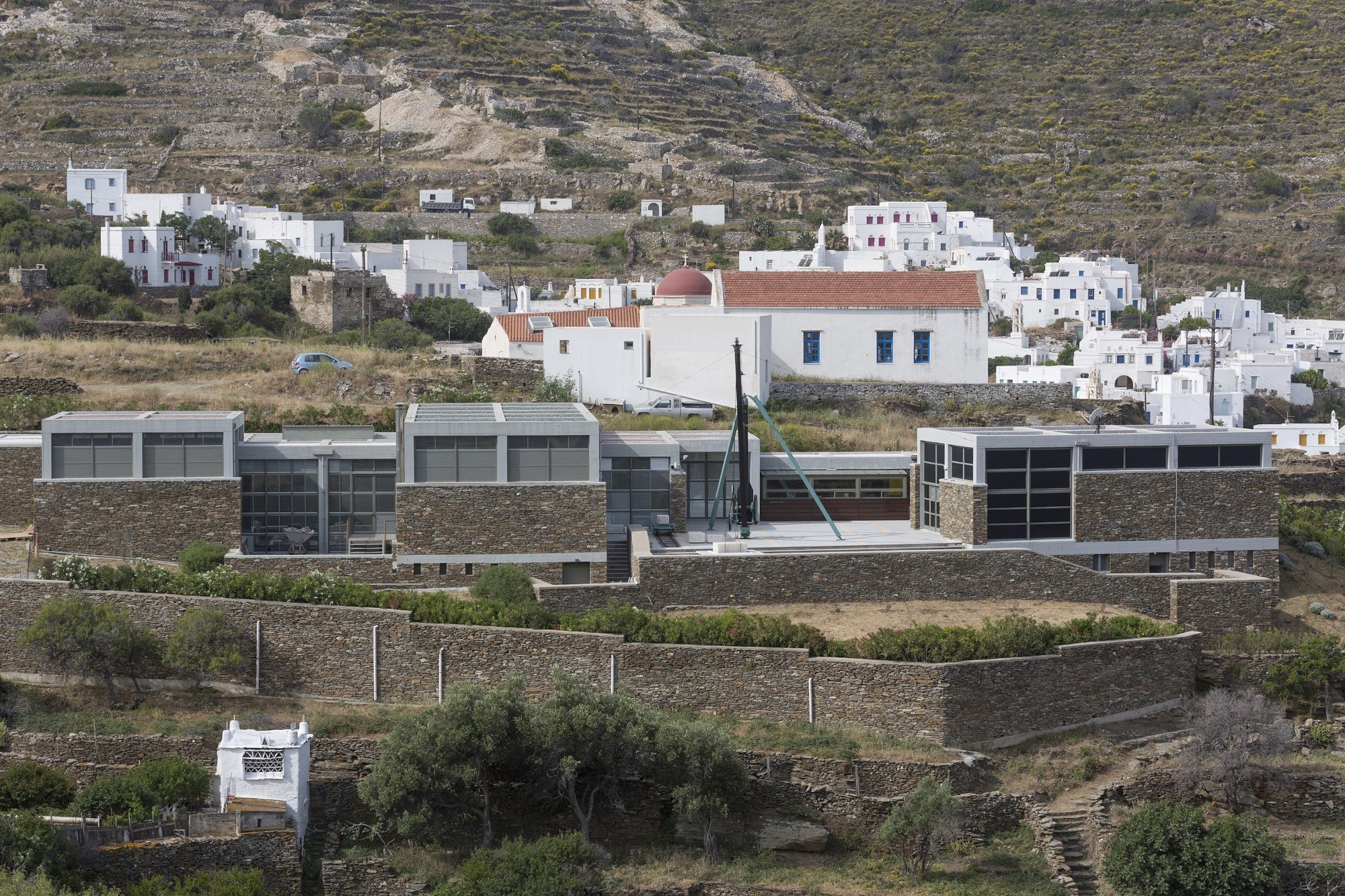 Η περιοδεύουσα έκθεση «Κεντώντας την Ιστορία» στο Μουσείο Μαρμαροτεχνίας