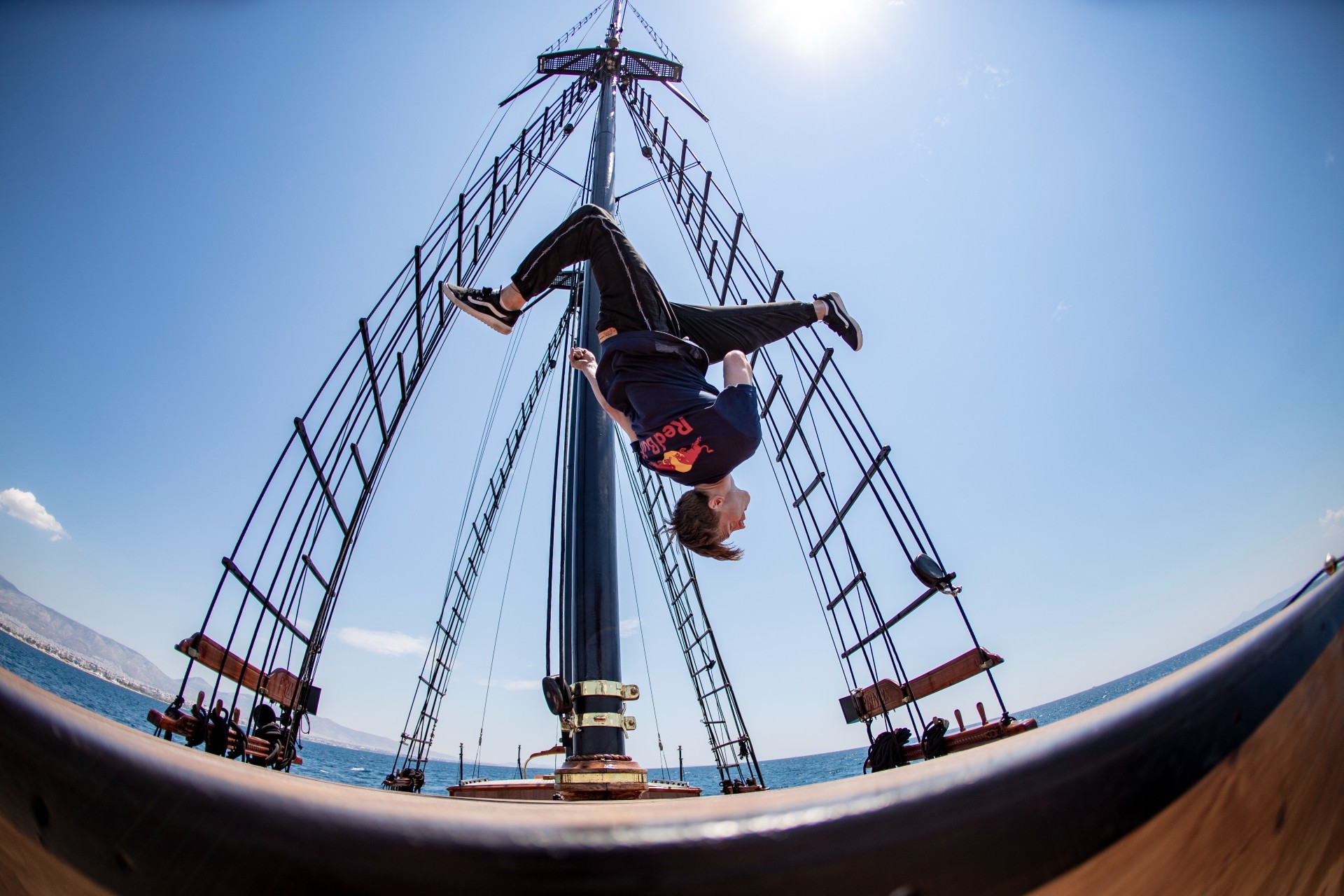 Red Bull Art of Motion: Ζωντανά στο MEGA ο μεγαλύτερος αγώνας freerunning