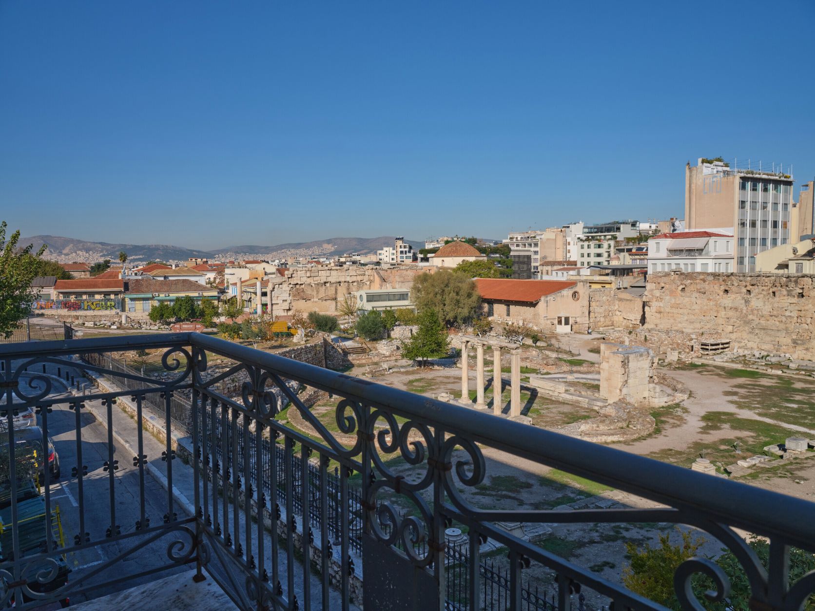 Πωλείται το πρώτο ξενοδοχείο της Αθήνας δίπλα στη Ρωμαϊκή Αγορά