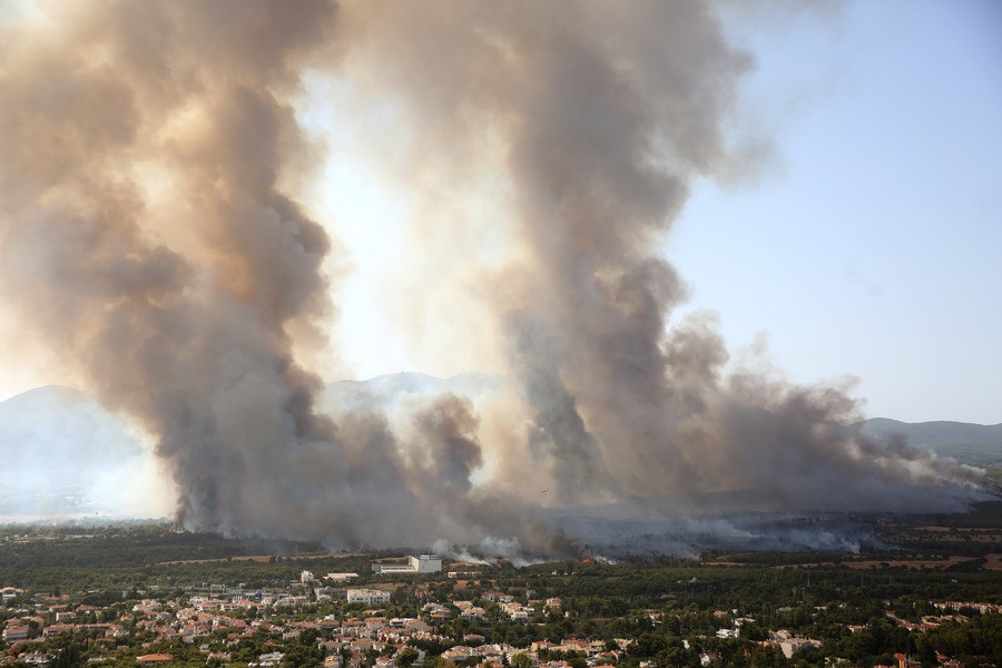 Πυρκαγιά στη Βαρυμπόμπη: Νέο μήνυμα από το 112 για εκκένωση προς Αχαρνές