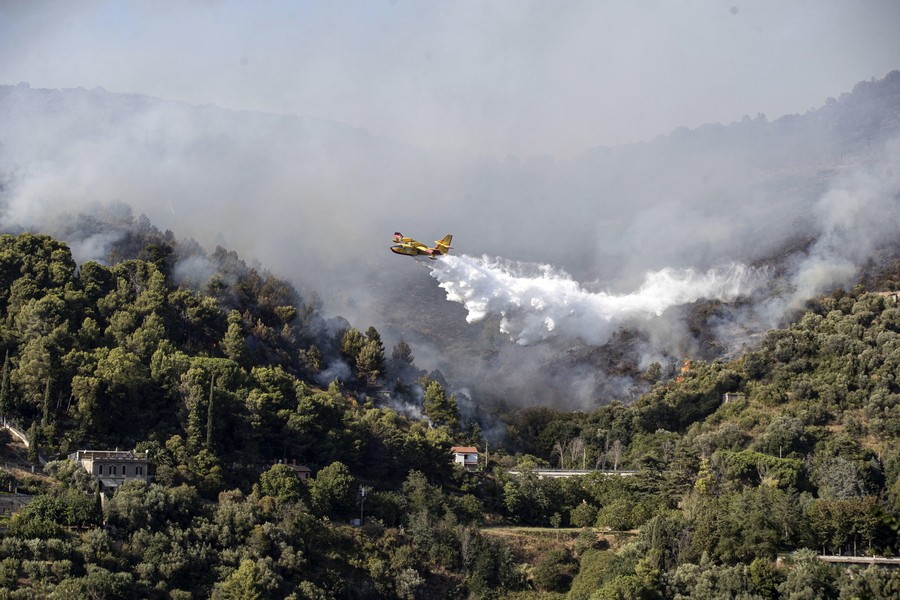 Ιταλία: Δασική πυρκαγιά κοντά στη Ρώμη
