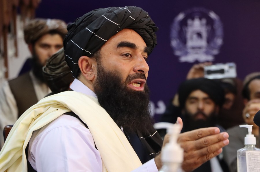 Αφγανιστάν: Ένοπλοι Ταλιμπάν καλούν πόρτα-πόρτα τους κατοίκους να επιστρέψουν στις δουλειές τους