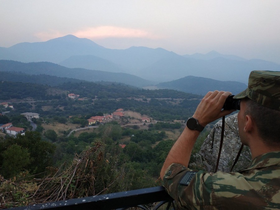 Στρατός και Αστυνομία σε δάση και επίφοβες περιοχές για την πρόληψη πυρκαγιών (φωτογραφίες)