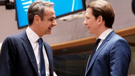 Συγχαρητήρια Μητσοτάκη σε Κουρτς για την επανεκλογή του στο Συνέδριο του κόμματος