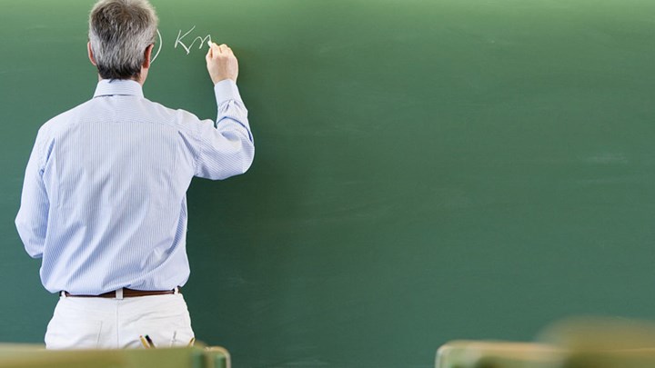 Νέο «κύμα» συνταξιοδότησης- Αποχωρούν μαζικά εκπαιδευτικοί