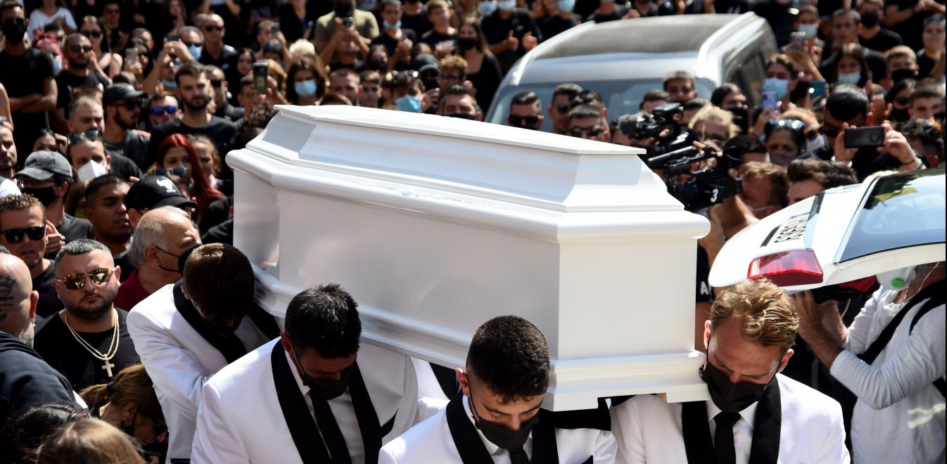 Mad Clip: Θλίψη στο τελευταίο αντίο για τον τράπερ (video)