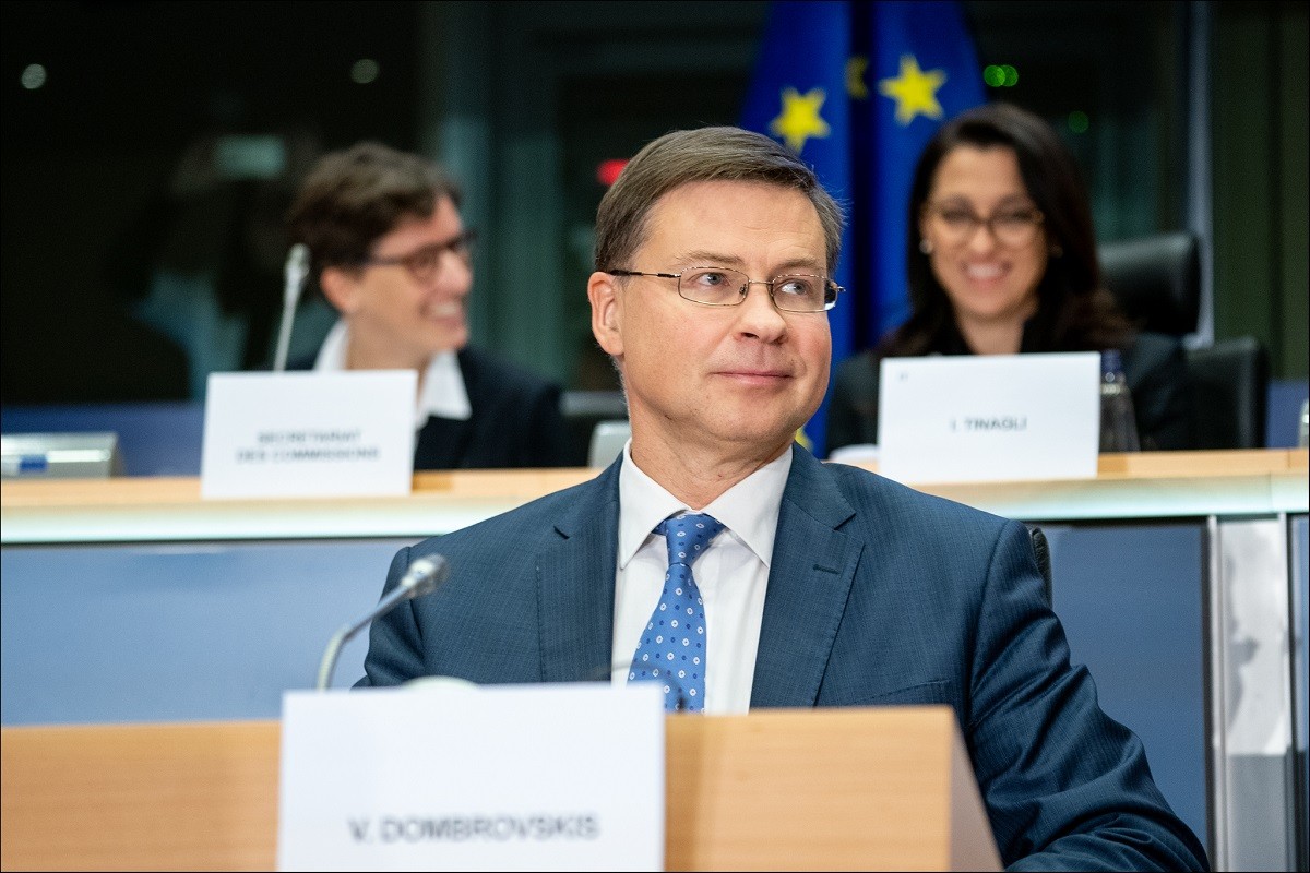Ο Αντιπρόεδρος της Ευρωπαϊκής Επιτροπής (ΕΕ) Βάλντις Ντομπρόβσκις