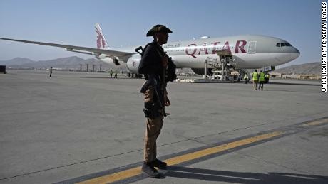 Αφγανιστάν: Αναχώρησε η δεύτερη πτήση της Qatar Airways με ξένους υπηκόους