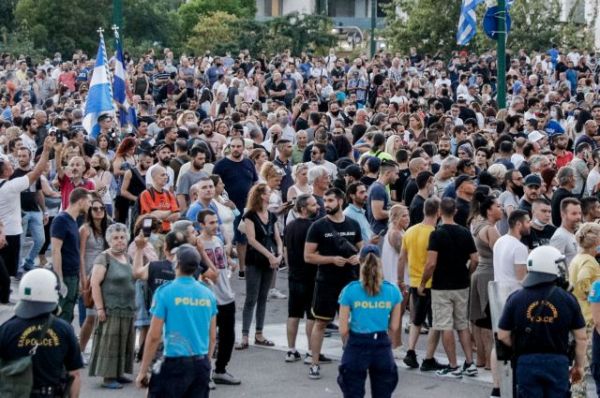 Κυβερνητική επιχείρηση «σκούπα» για αρνητές στη Βόρειο Ελλάδα