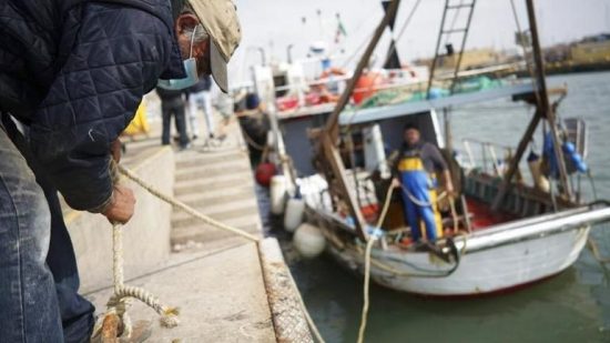 Μειώθηκαν τα αλιευτικά σκάφη και τα αλιεύματα