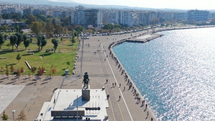 Με μίνι lockdown φλερτάρει η Θεσσαλονίκη- Τι φοβούνται οι ειδικοί