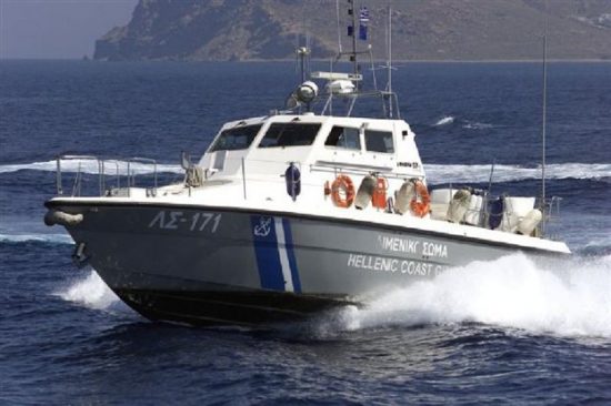 Αξιωματικός του Λιμενικού συνελήφθη για ναρκωτικά και όπλα