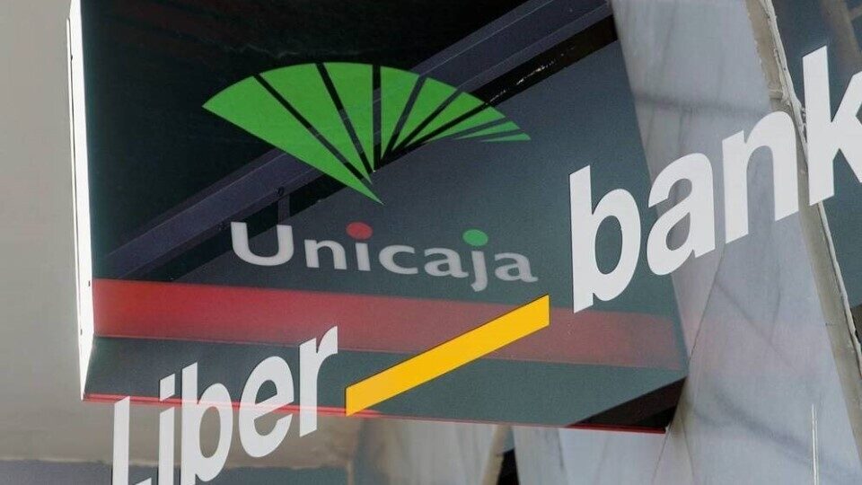 H τράπεζα Unicaja θα απολύσει το 15% του προσωπικού και θα μικρύνει το δίκτυο της κατά ένα τέταρτο