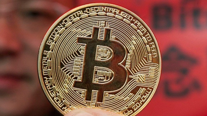 Bitcoin: Κοντά στα 55.000 δολάρια με άλμα 10%