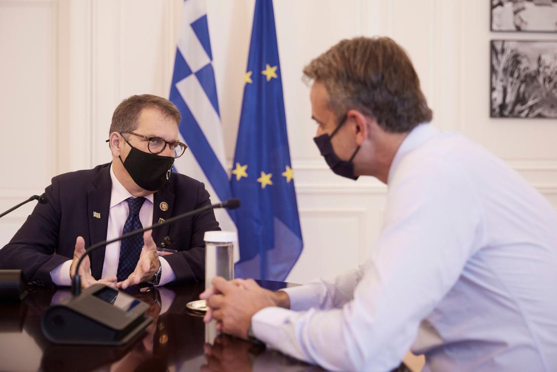 Μητσοτάκης: Συνάντηση με τον ελληνοαμερικανό βουλευτη Gus Bilirakis