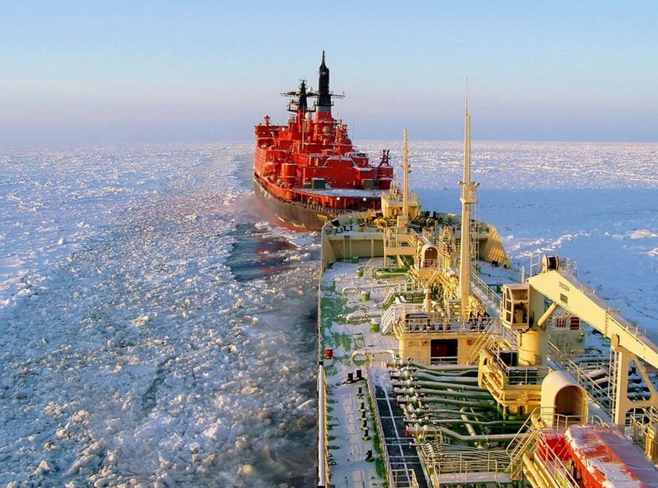 Ρωσία: Στόχος η ετήσιας διάρκειας ναυσιλοϊα μέσω της Αρκτικής έως το 2023