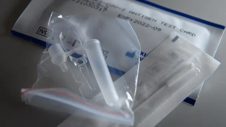 Κορονοϊός: 14-23 Οκτωβρίου η προμήθεια των self test για μαθητές