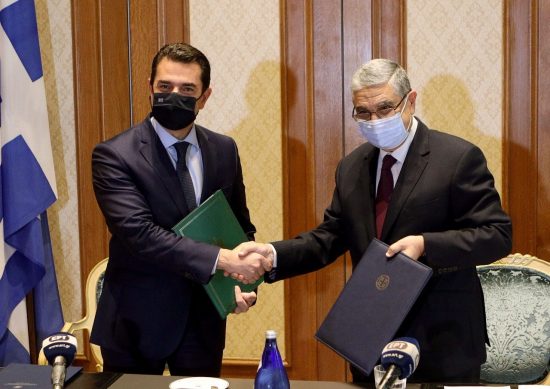 Σκρέκας: Ορόσημο στη στρατηγική σχέση Ελλάδας-Αιγύπτου η ηλεκτρική διασύνδεση