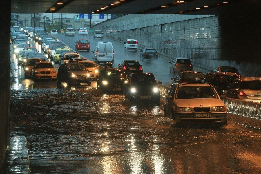 Η ΕΜΥ αναβάθμισε το έκτακτο δελτίο σε επικίνδυνων φαινομένων - Πού και πότε θα χτυπήσει