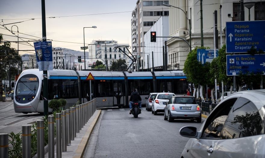 Αττικό Μετρό: Προσοχή στην εναέρια γραμμή επαφής του Τραμ στον Πειραιά