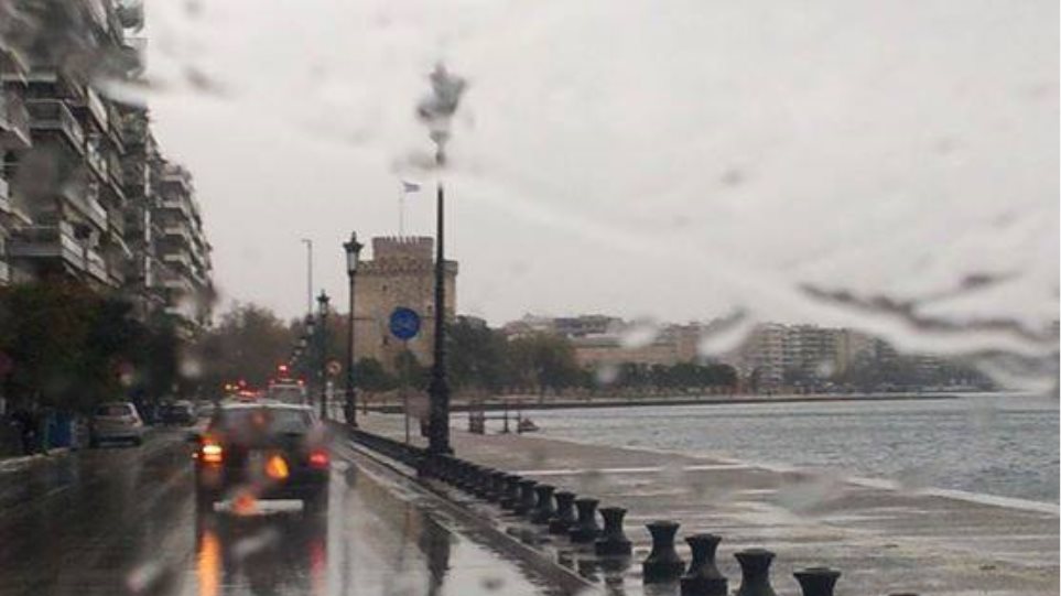 Θεσσαλονίκη: Συνεχίζονται οι διακοπές κυκλοφορίας λόγω κακοκαιρίας