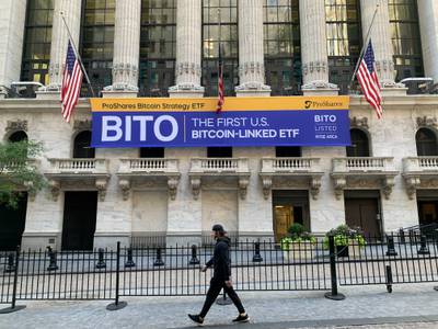 Ανοδικό ντεμπούτο για το πρώτο ETF συνδεδεμένο με bitcoin στη Wall Street