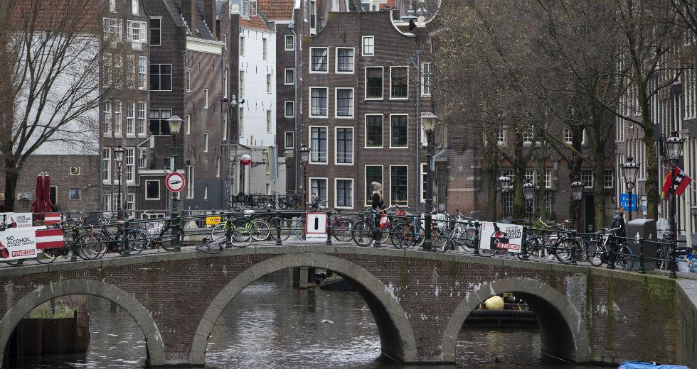 Ολλανδία: Νέοι υγειονομικοί περιορισμοί μετά την εκτόξευση των κρουσμάτων