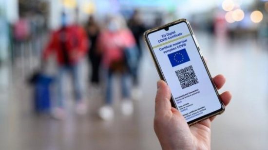 Κομισιόν: Στους 9 μήνες από την 2η δόση η λήξη πιστοποιητικού εμβολιασμού