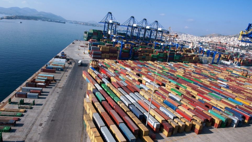 Λιμάνι Πειραιά: Ανεστάλη η απεργία - Σε εκκρεμότητα η συλλογική σύμβαση
