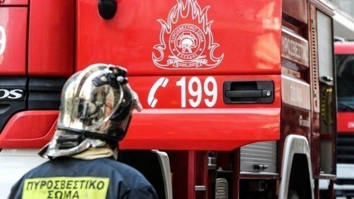 Άρτα: Πυροσβεστικό όχημα έπεσε σε χαράδρα - Δύο τραυματίες πυροσβέστες