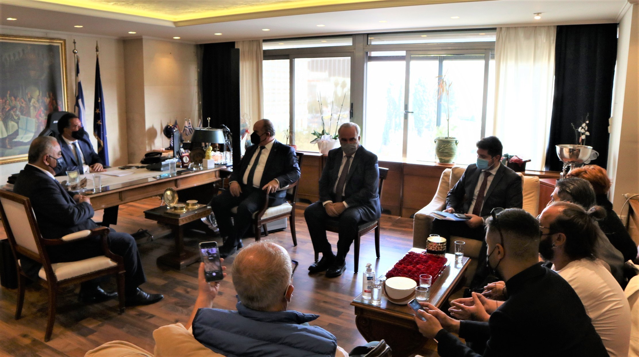 Γεωργιάδης - Παπαθανάσης: Συναντήθηκαν με το Προεδρείο Ομοσπονδίας Καταστηματαρχών Κουρέων-Κομμωτών Ελλάδος